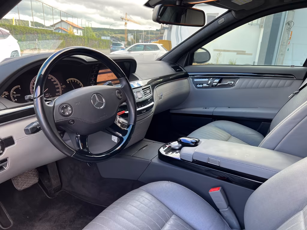 Mercedes-Benz S 600