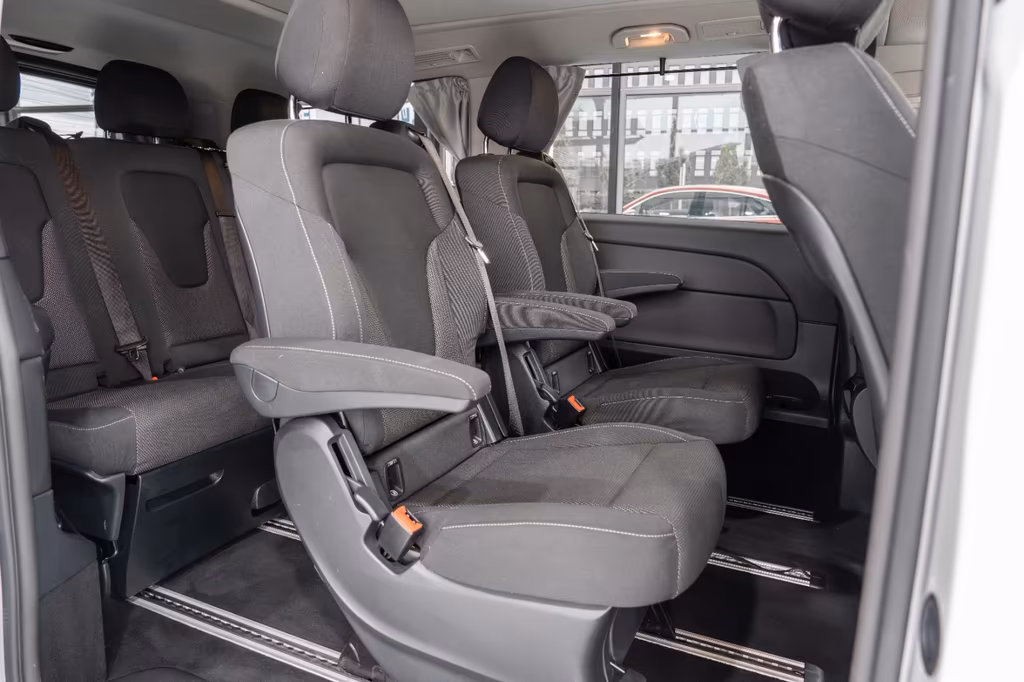 Mercedes-Benz V 220