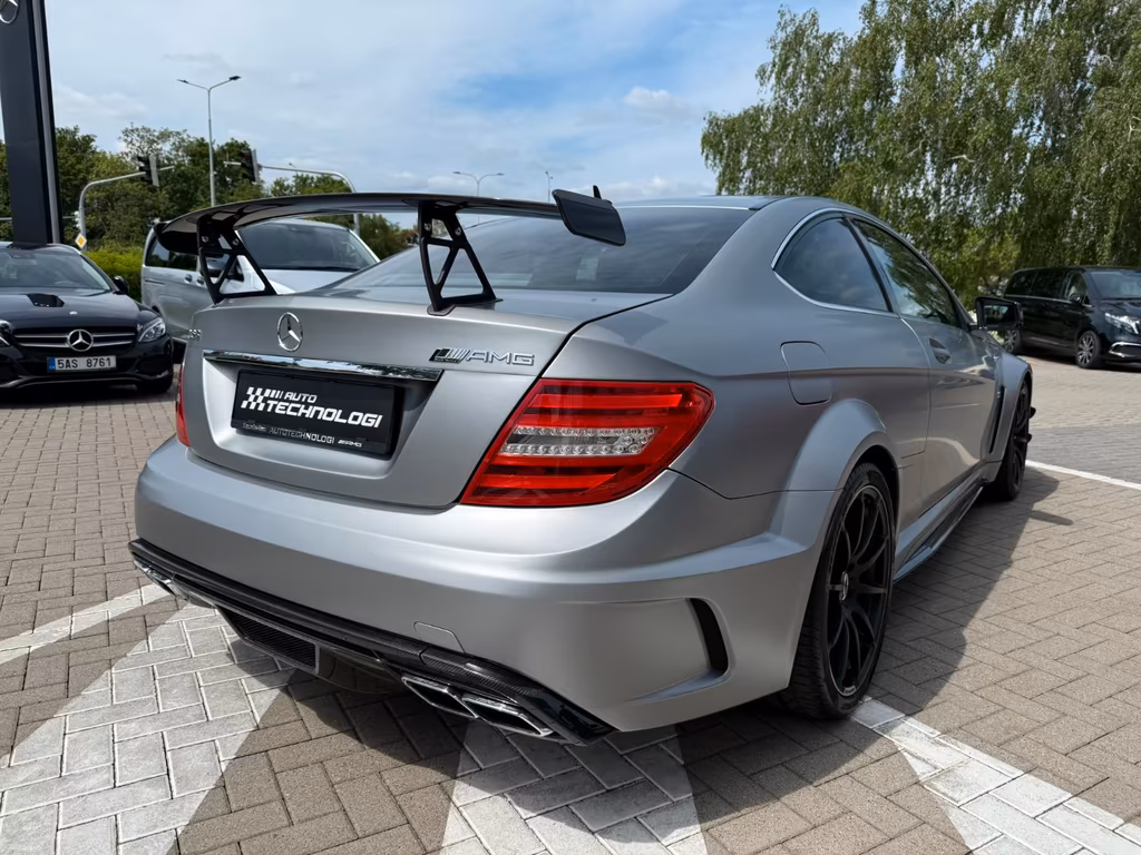 Mercedes-Benz C 63 AMG