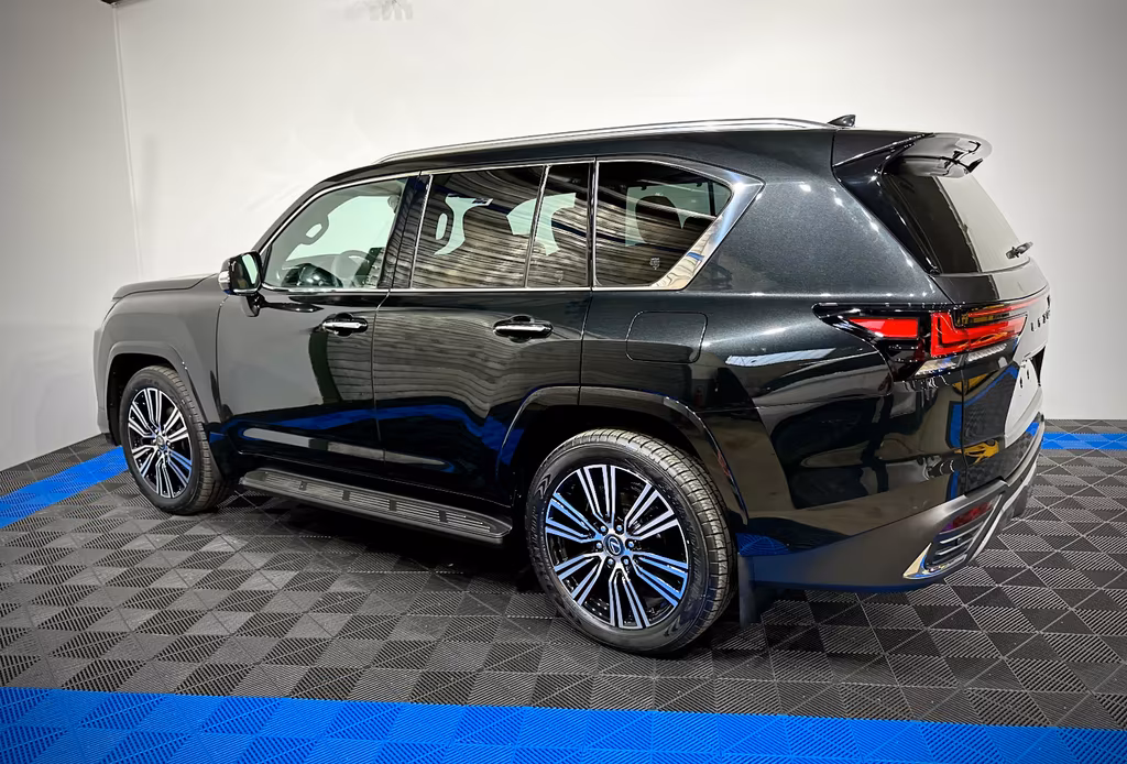 Lexus LX 600