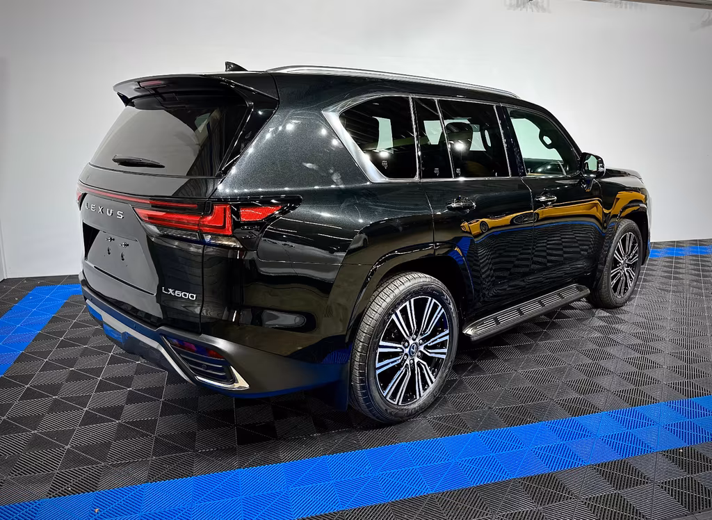 Lexus LX 600