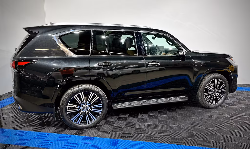 Lexus LX 600