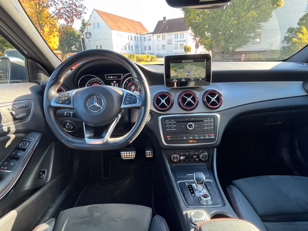 Mercedes-Benz GLA 45 AMG