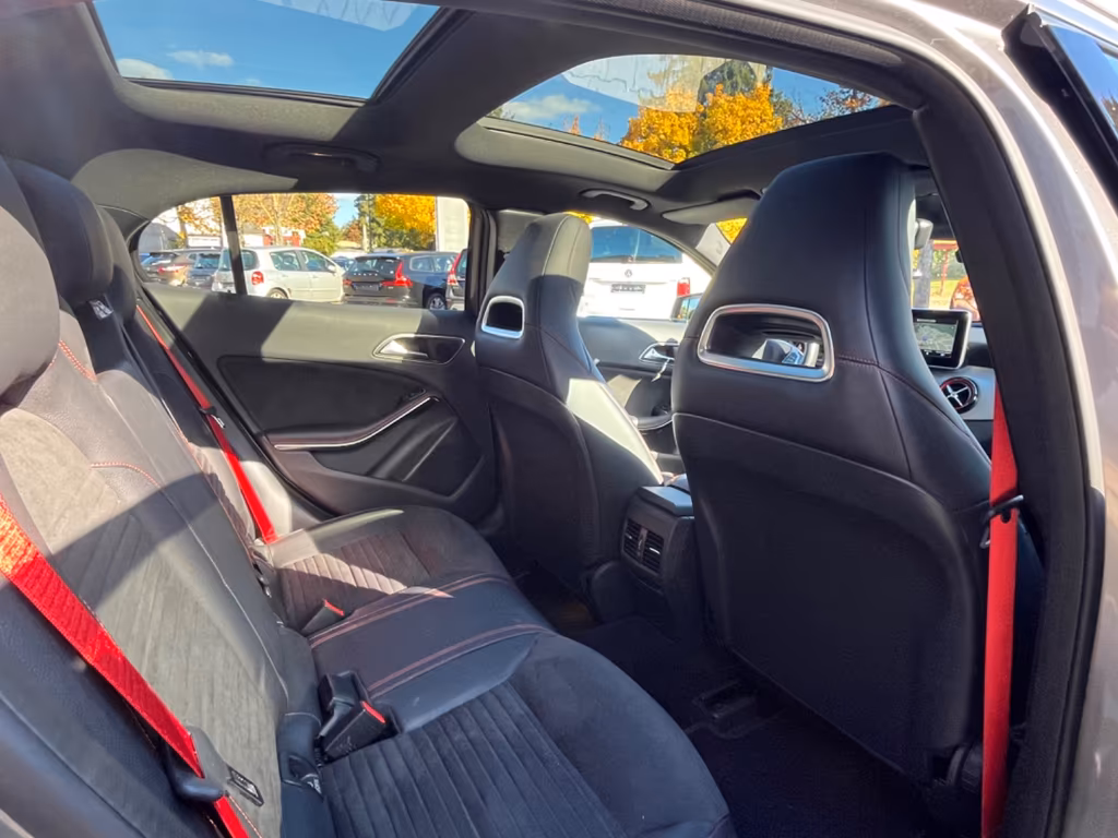 Mercedes-Benz GLA 45 AMG