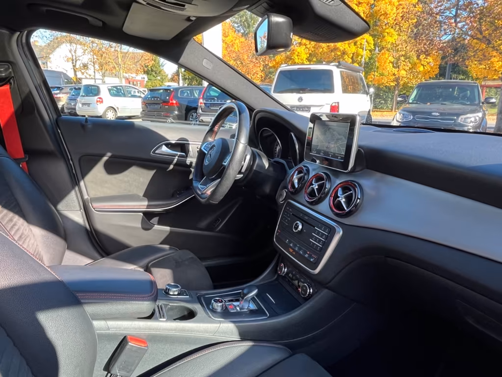 Mercedes-Benz GLA 45 AMG