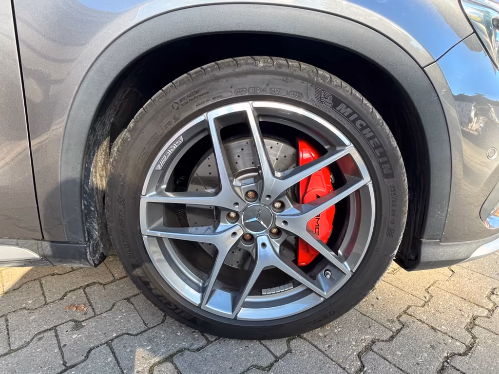 Mercedes-Benz GLA 45 AMG