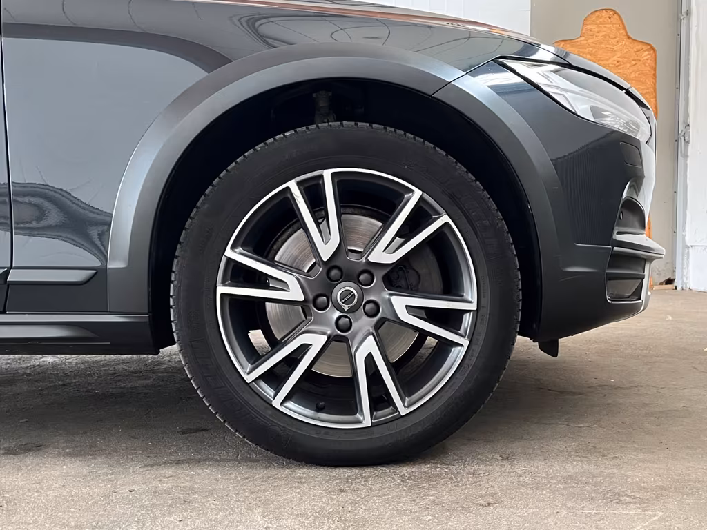 Volvo V90 Cross Country