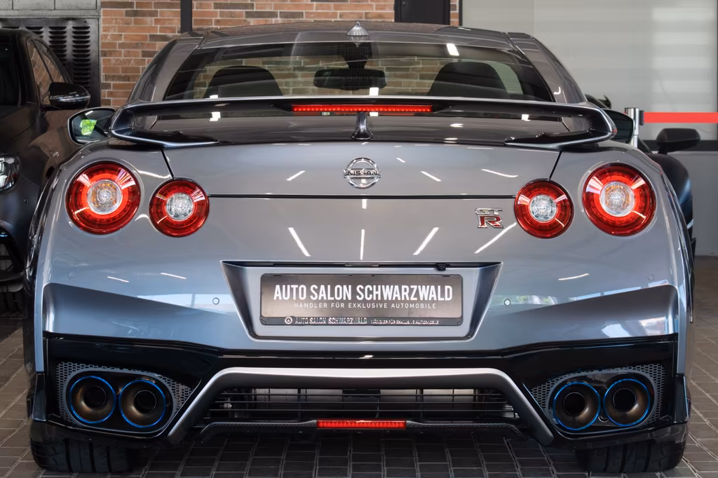 Nissan GT-R