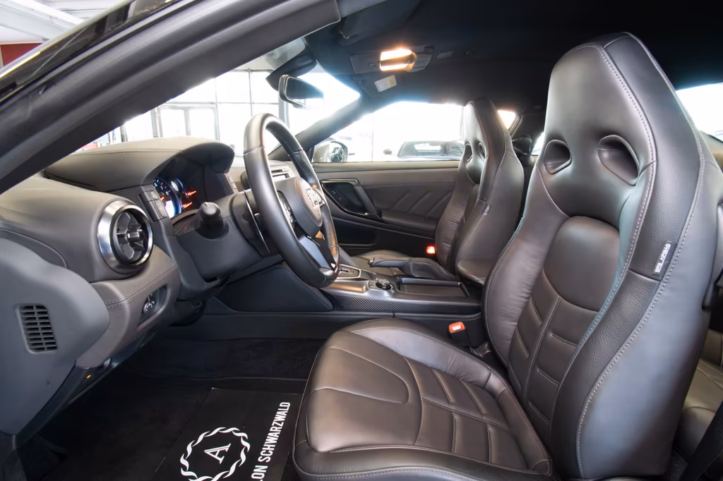 Nissan GT-R