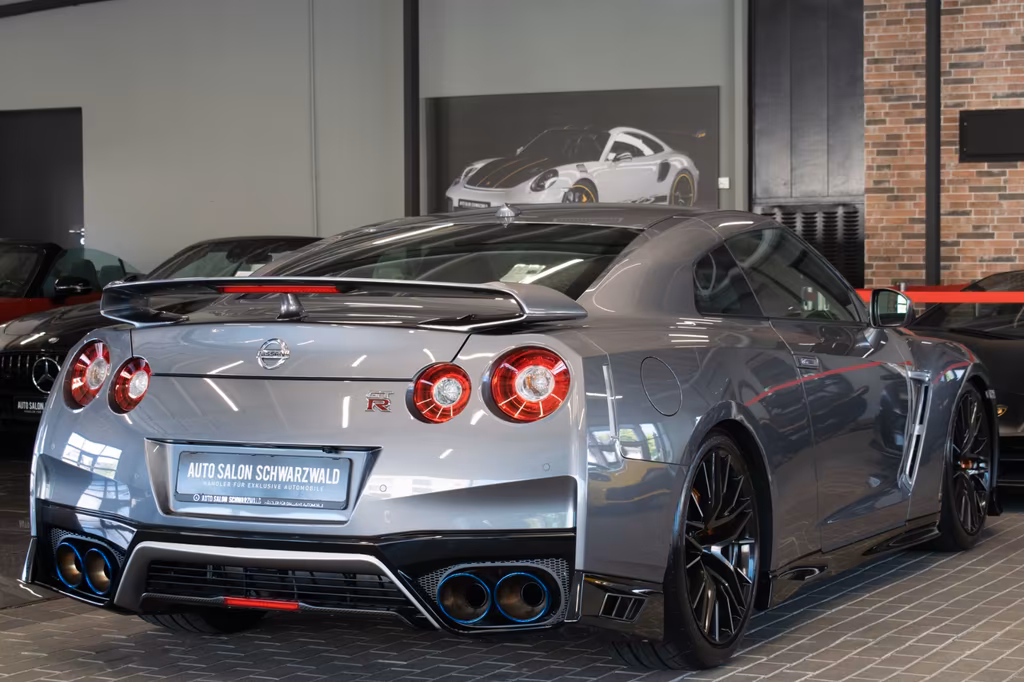 Nissan GT-R