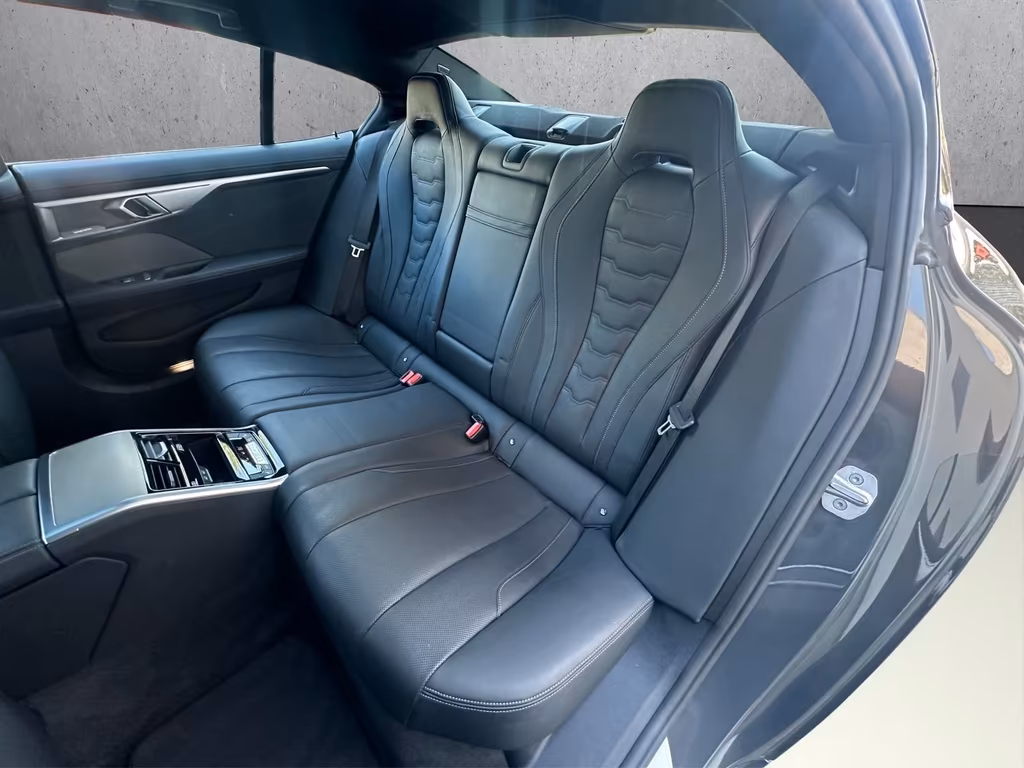 BMW 840