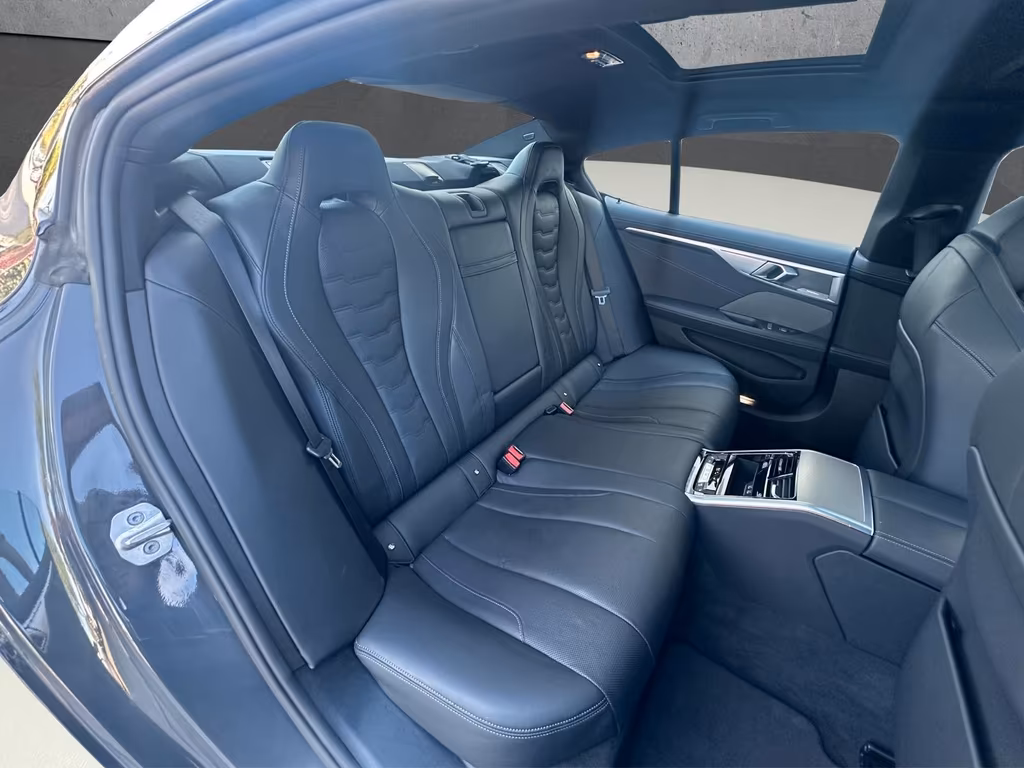 BMW 840