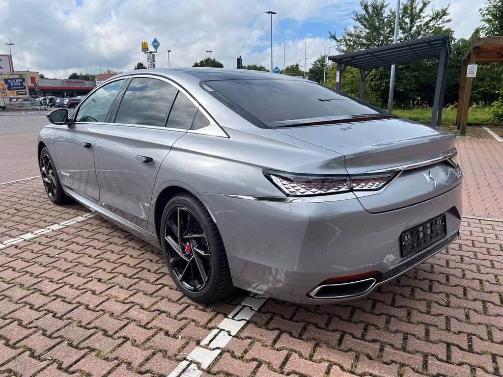 DS Automobiles DS9
