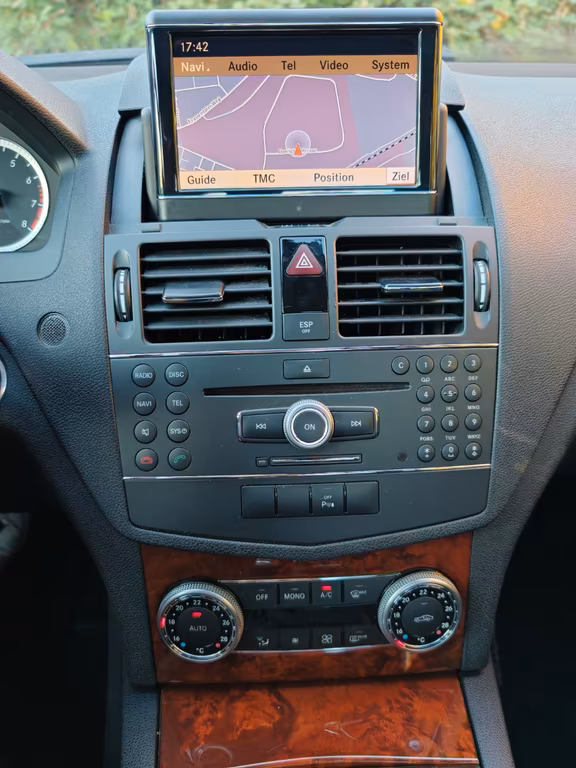 Mercedes-Benz C 230
