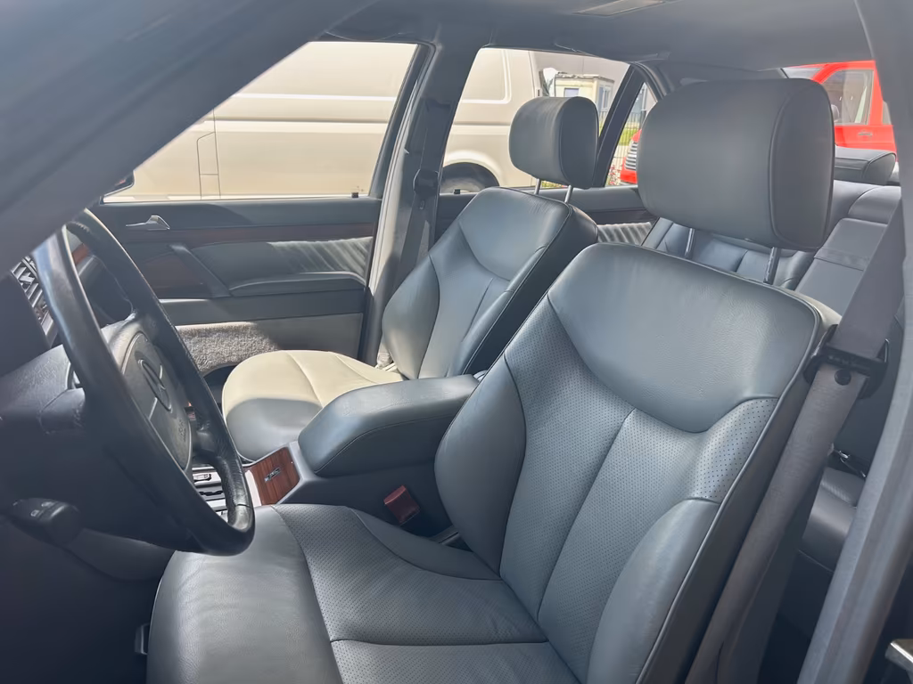Mercedes-Benz 400
