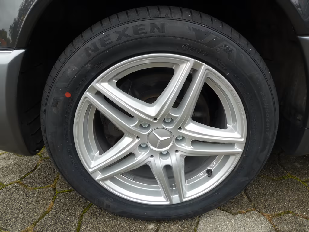 Mercedes-Benz 400