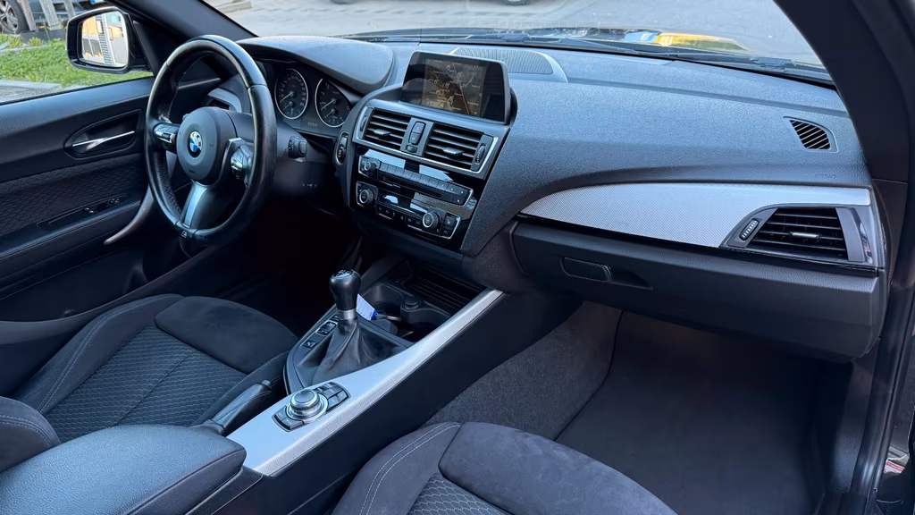 BMW M140i