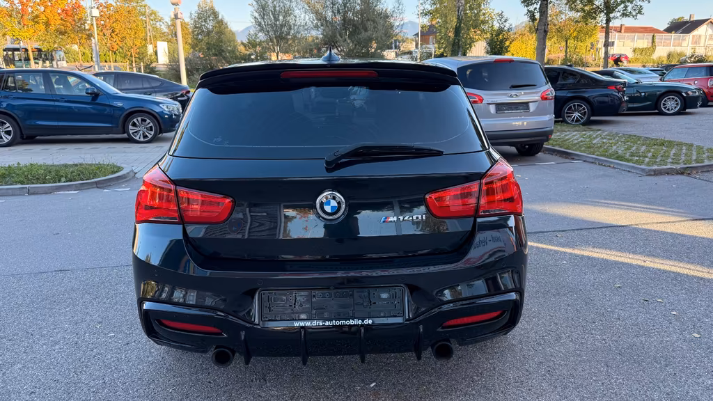 BMW M140i