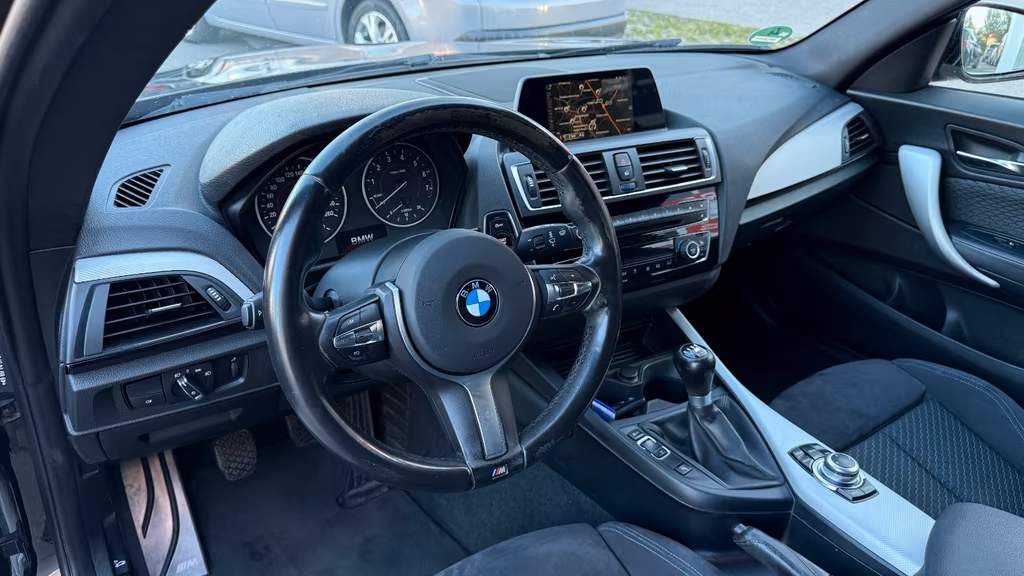 BMW M140i
