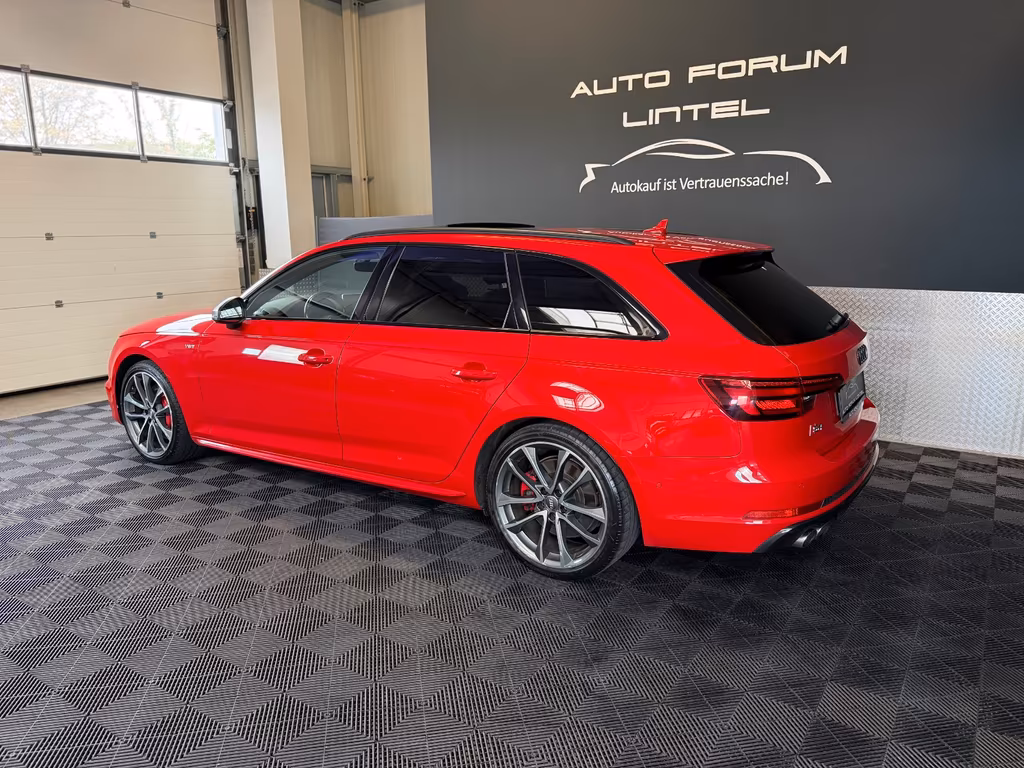 Audi S4