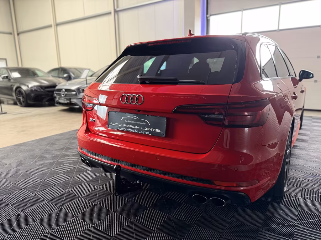 Audi S4