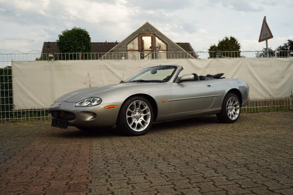 Jaguar XKR