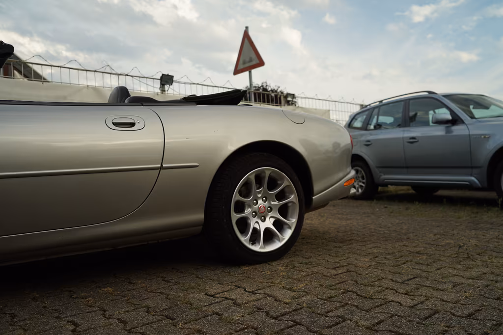 Jaguar XKR