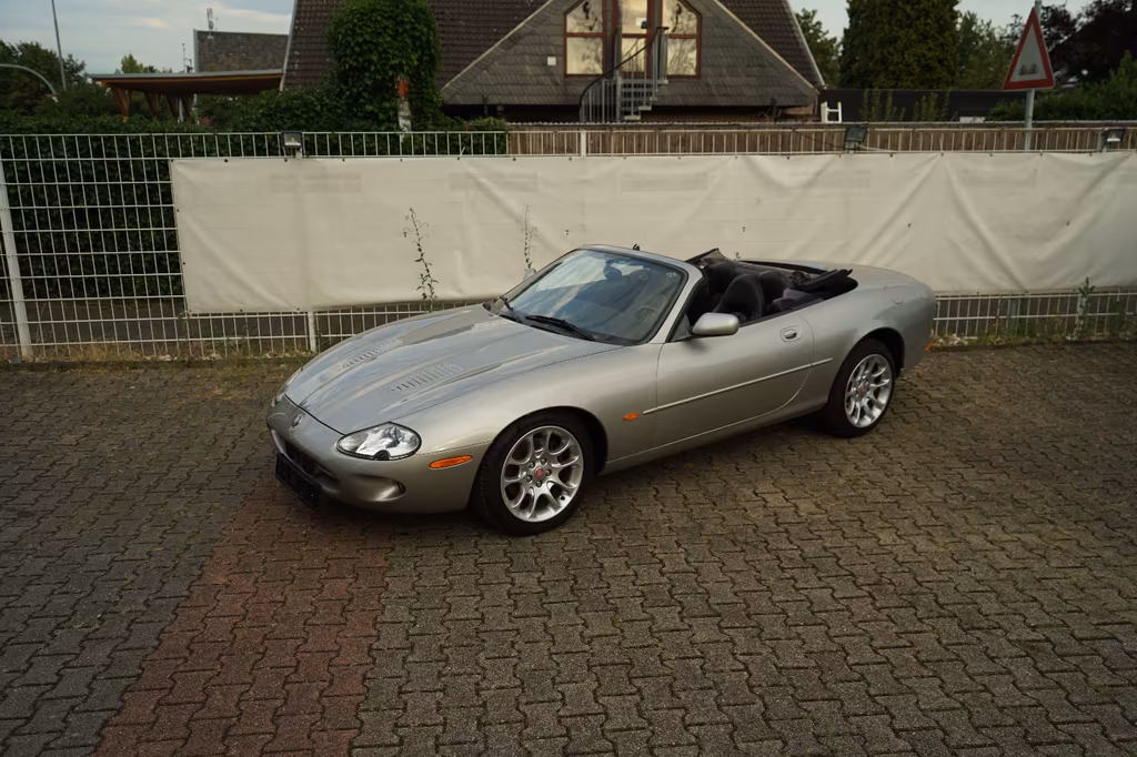 Jaguar XKR