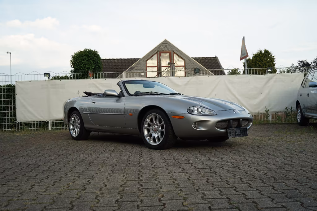 Jaguar XKR