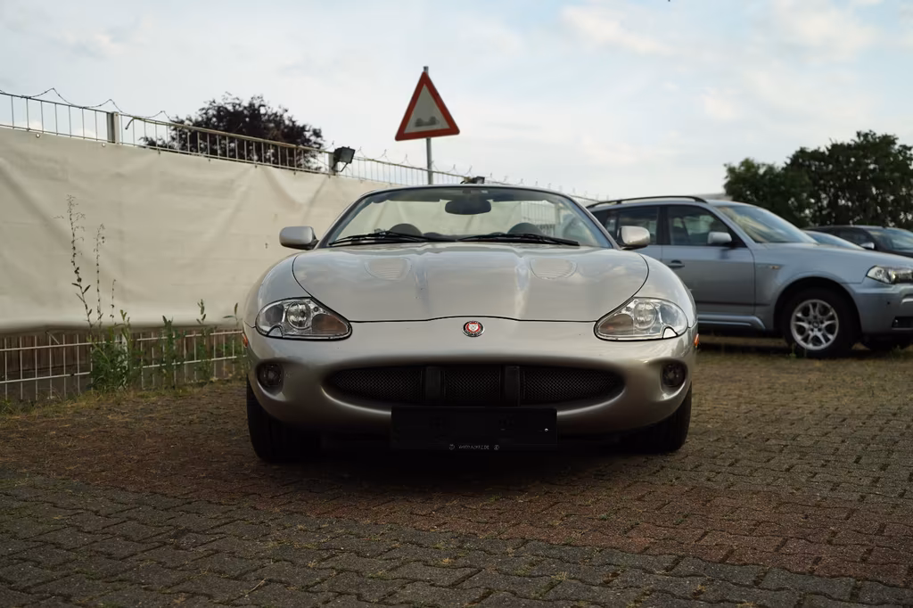 Jaguar XKR