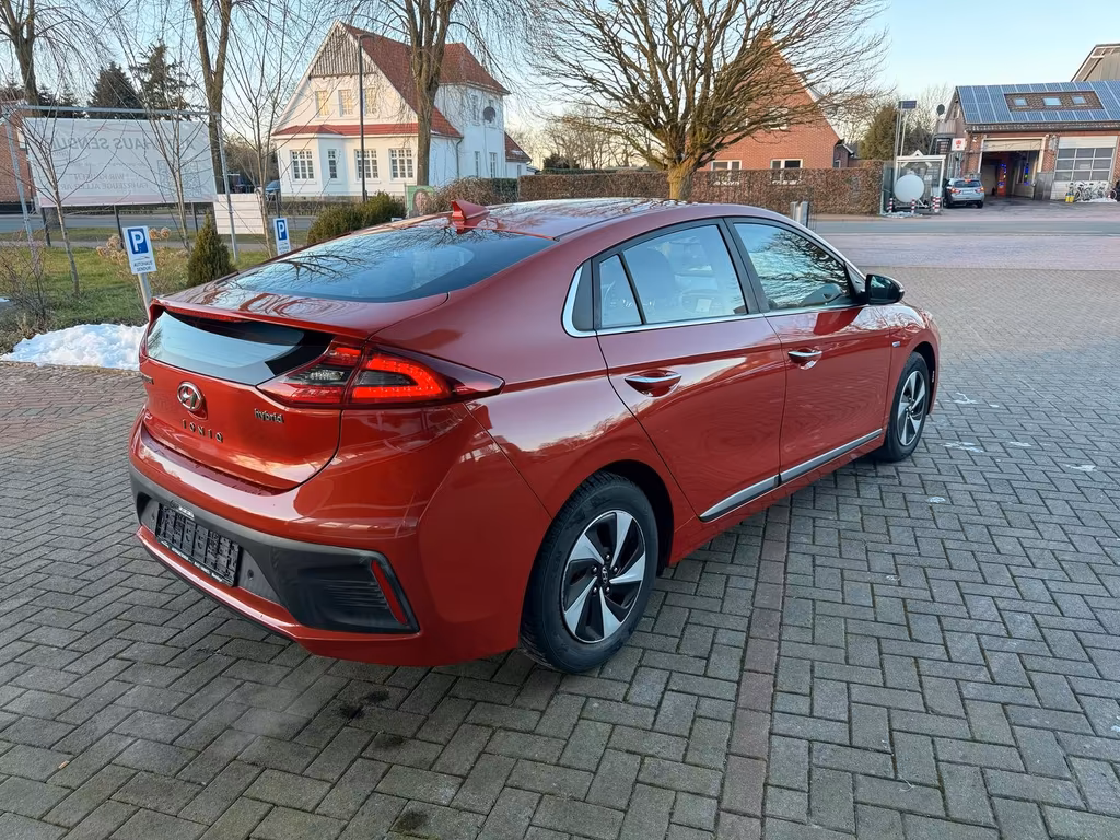 Hyundai IONIQ