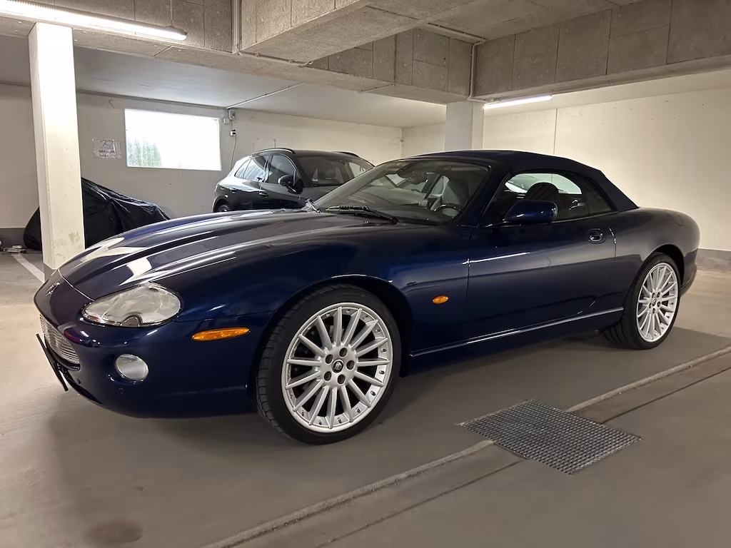 Jaguar XK8