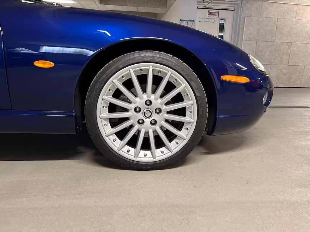 Jaguar XK8