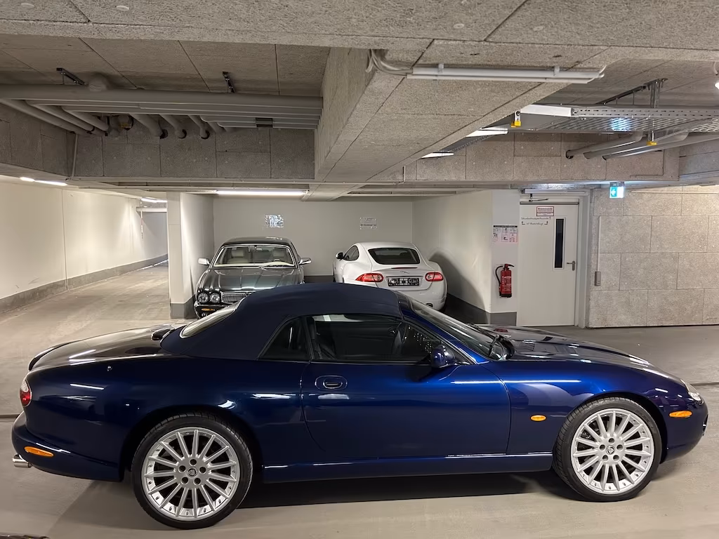 Jaguar XK8