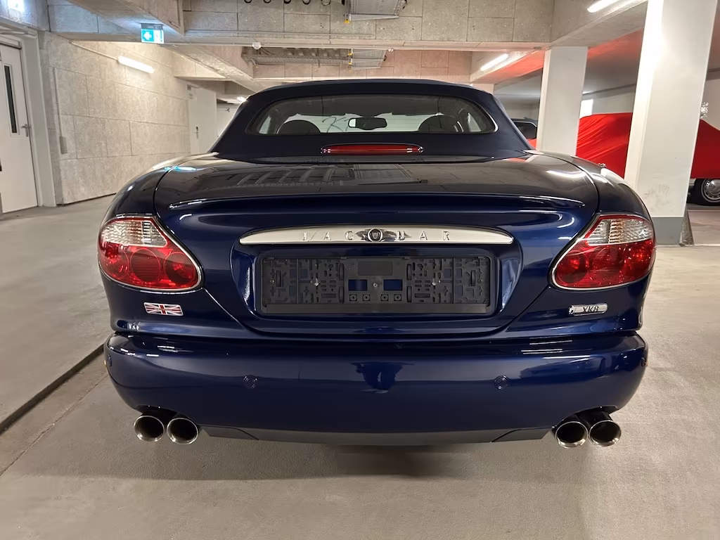 Jaguar XK8