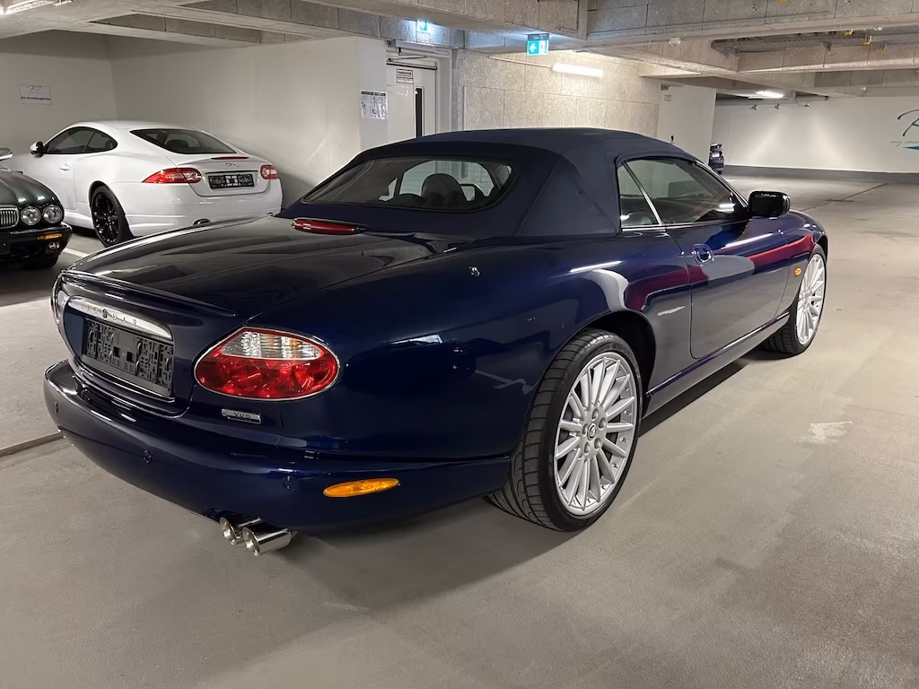 Jaguar XK8