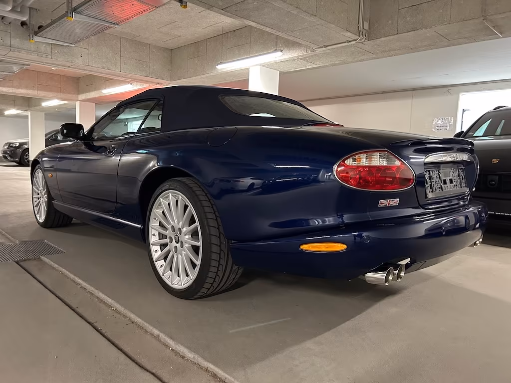 Jaguar XK8