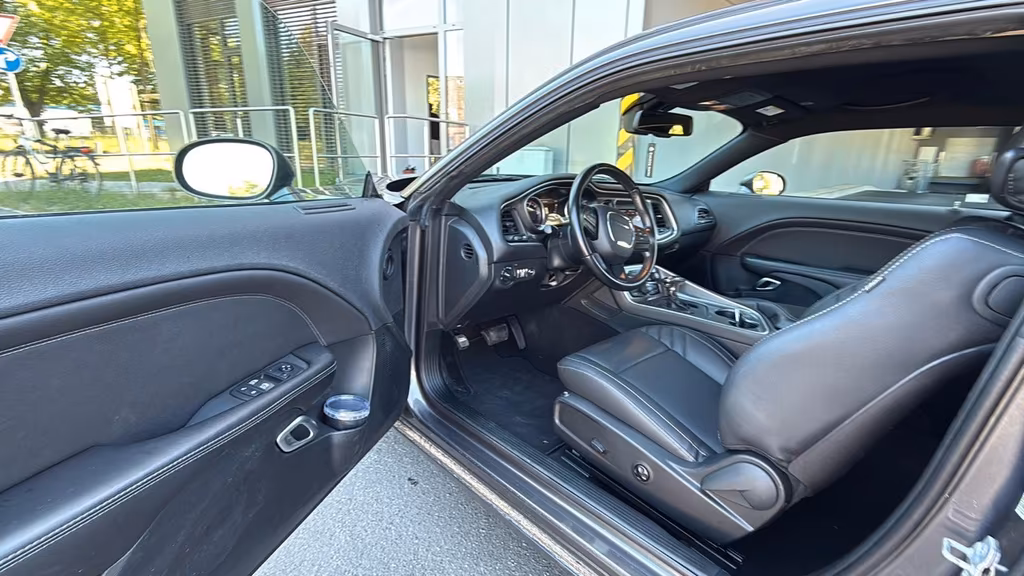 Dodge Challenger