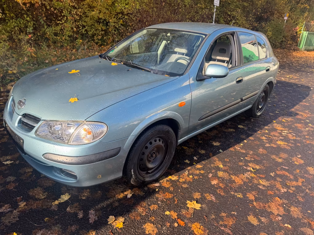Nissan Almera