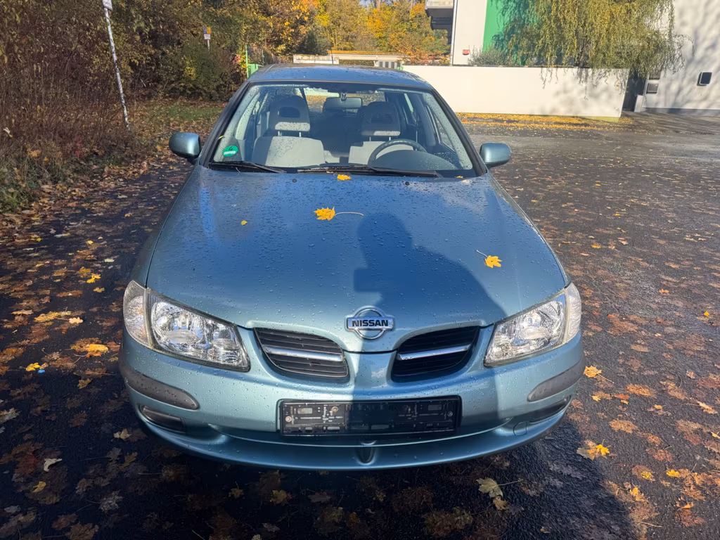Nissan Almera