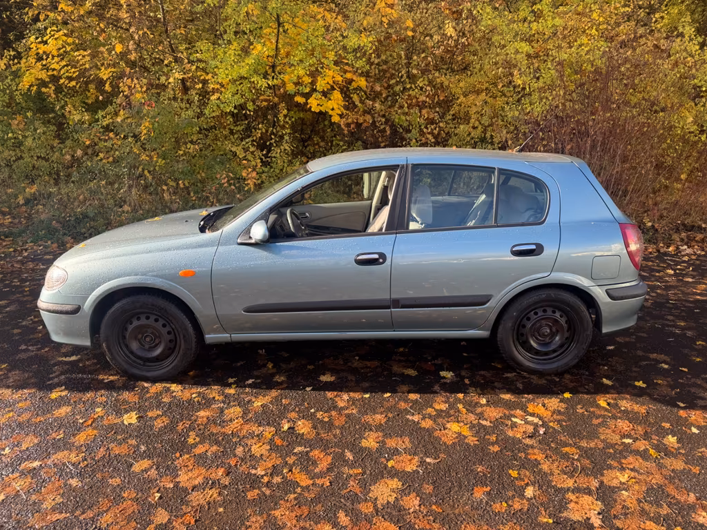 Nissan Almera