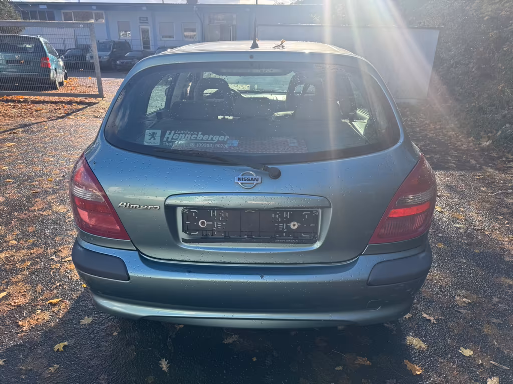 Nissan Almera