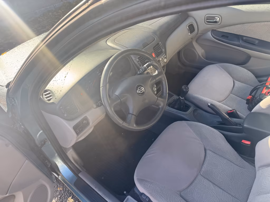 Nissan Almera