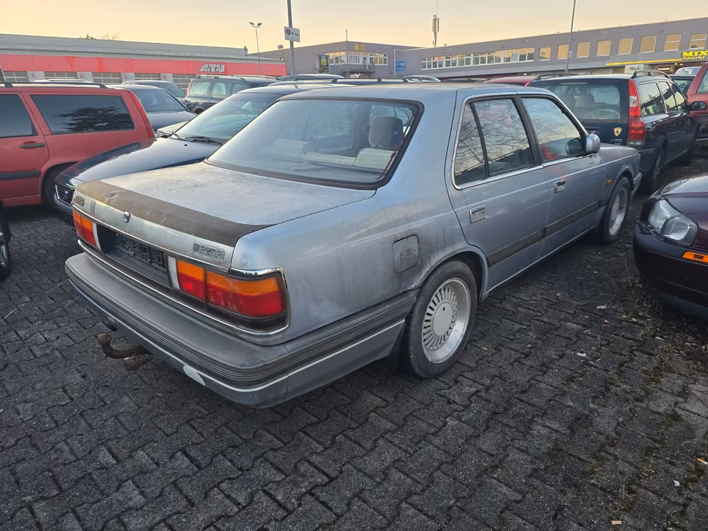 Mazda 929