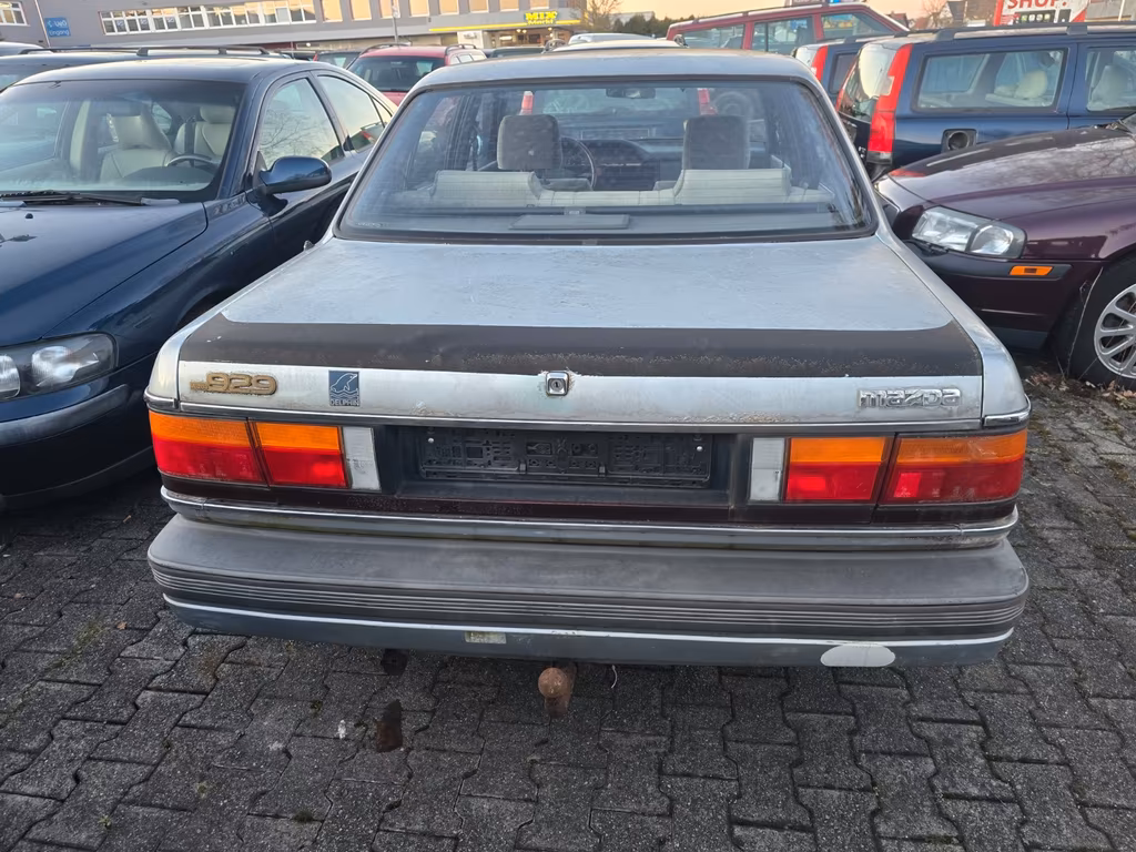 Mazda 929