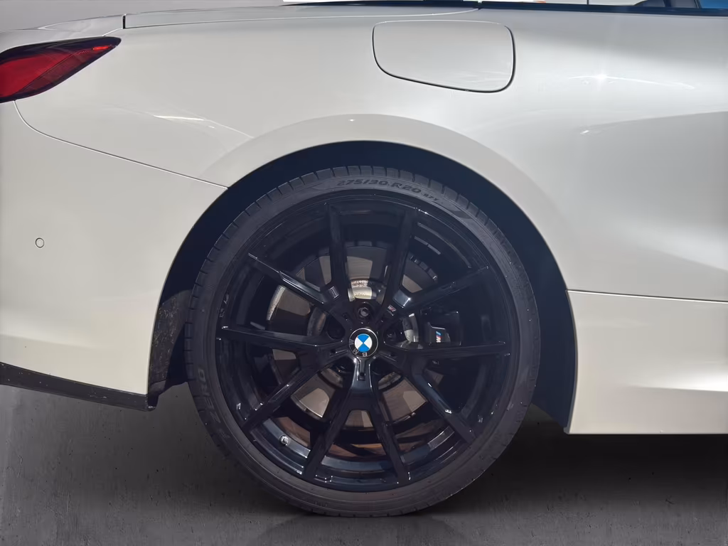 BMW 840