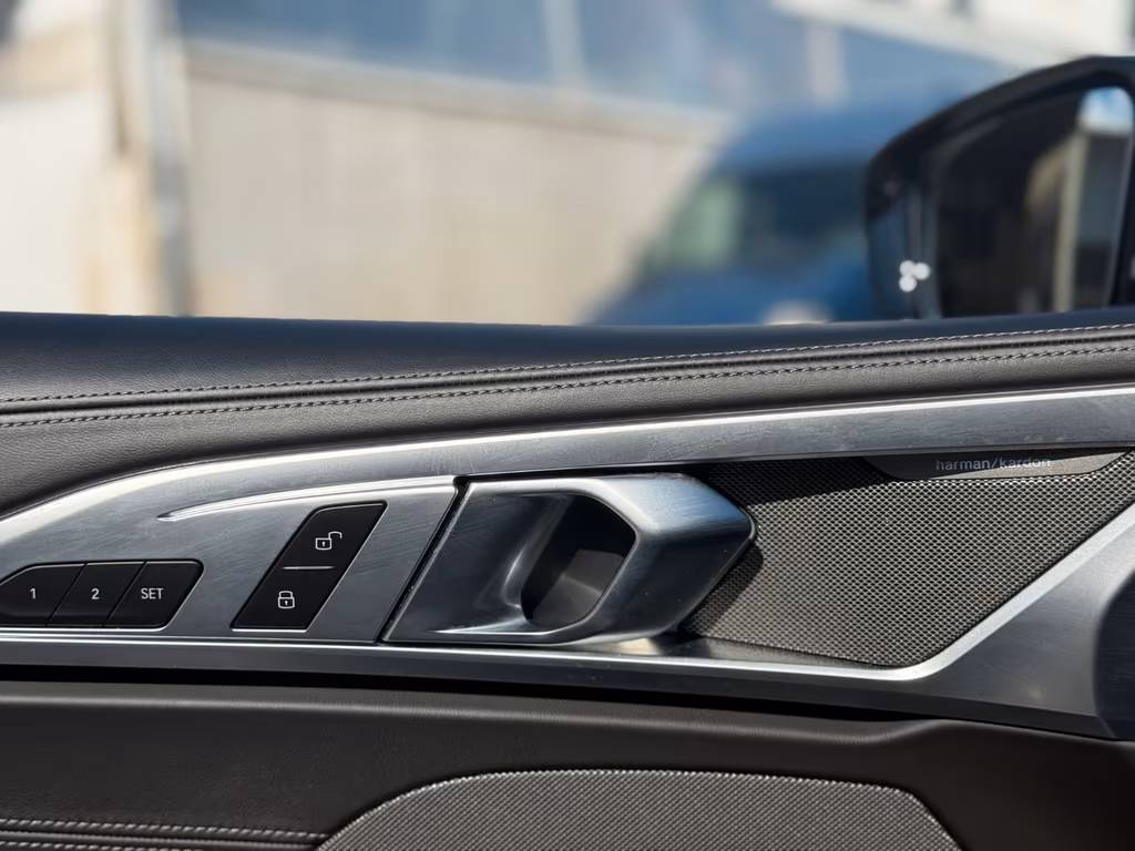 BMW 840