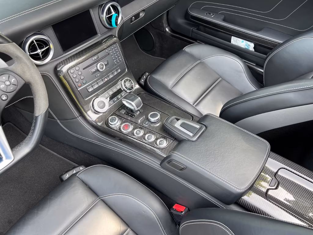 Mercedes-Benz SLS AMG