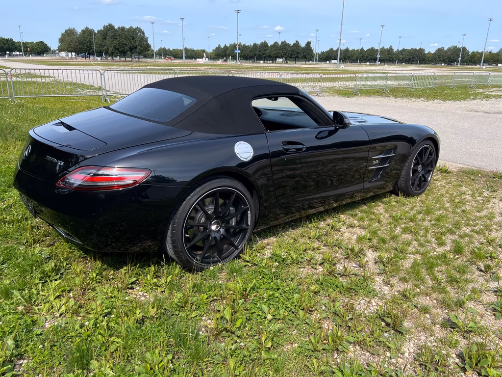 Mercedes-Benz SLS AMG
