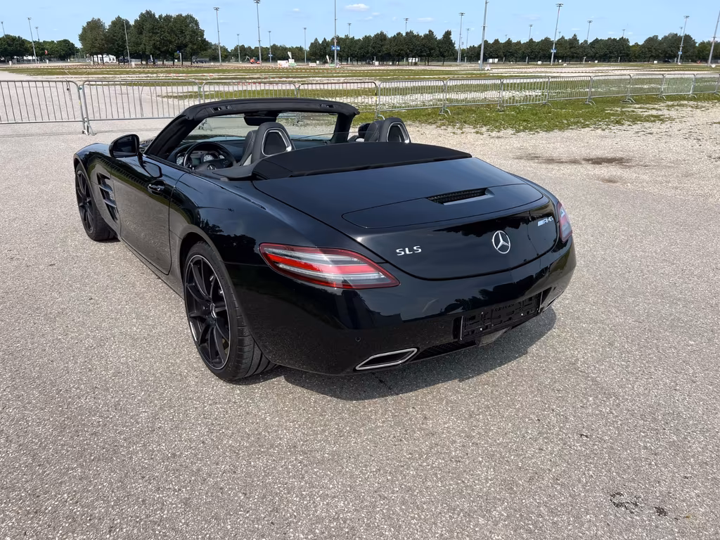 Mercedes-Benz SLS AMG